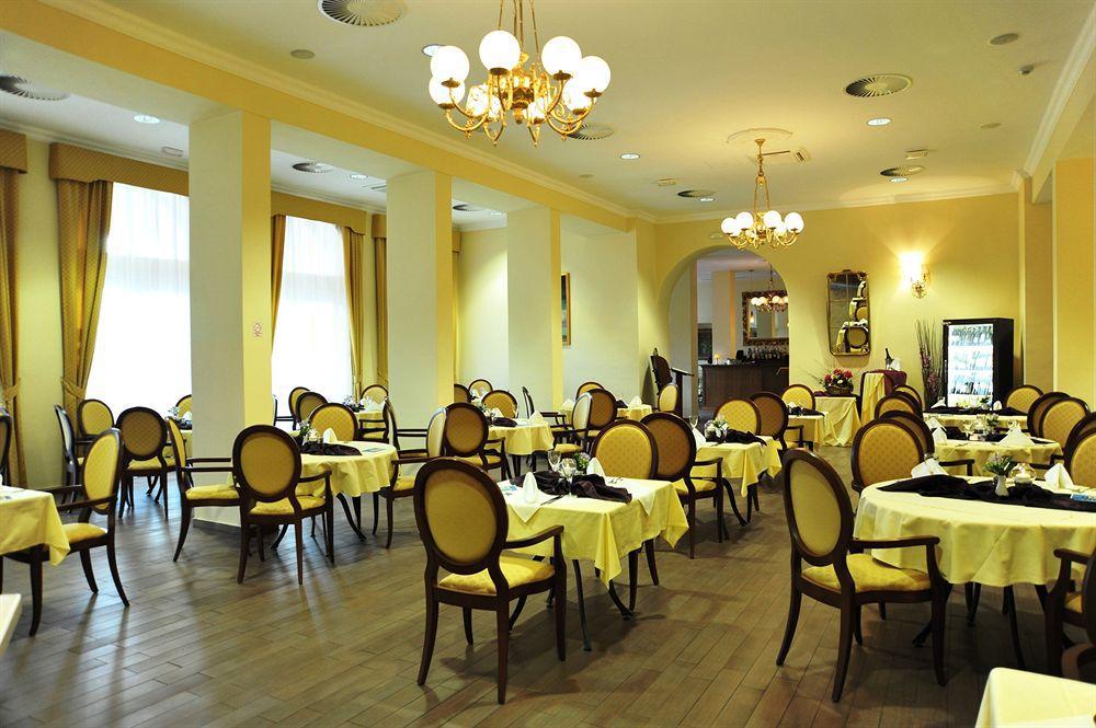 Hotel Kvarner Palace Crikvenica Bagian luar foto