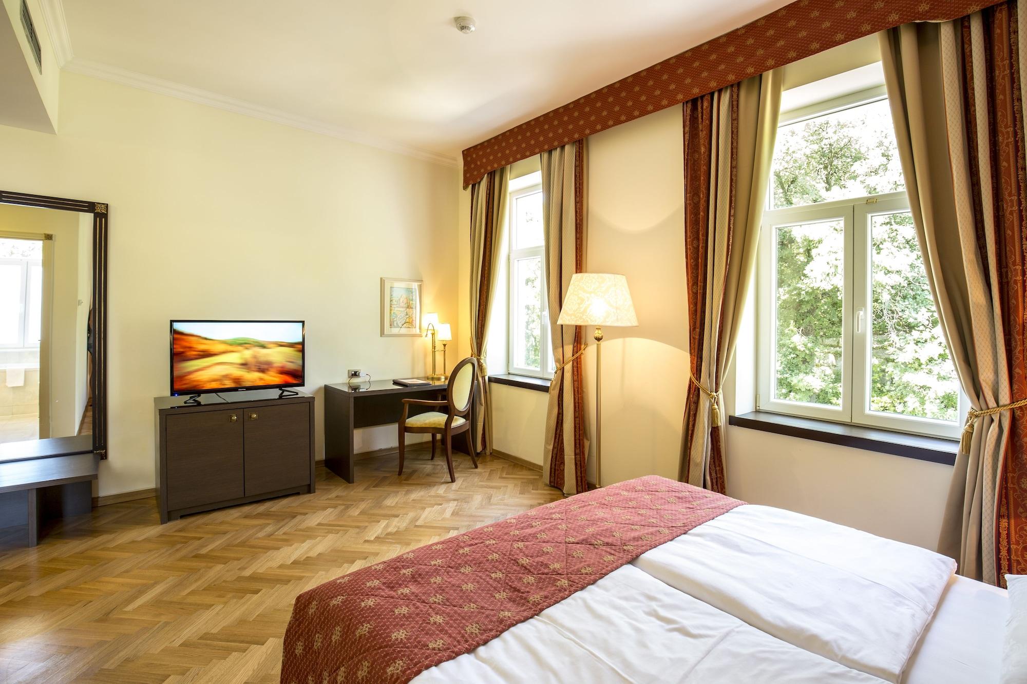 Hotel Kvarner Palace Crikvenica Bagian luar foto
