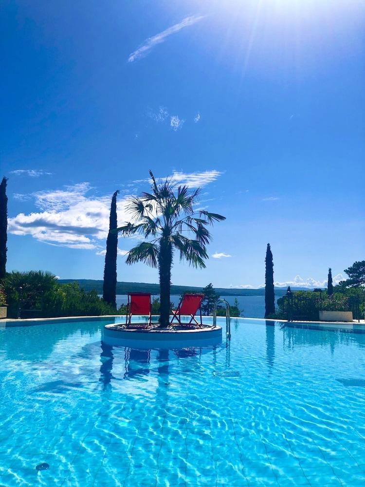 Hotel Kvarner Palace Crikvenica Bagian luar foto