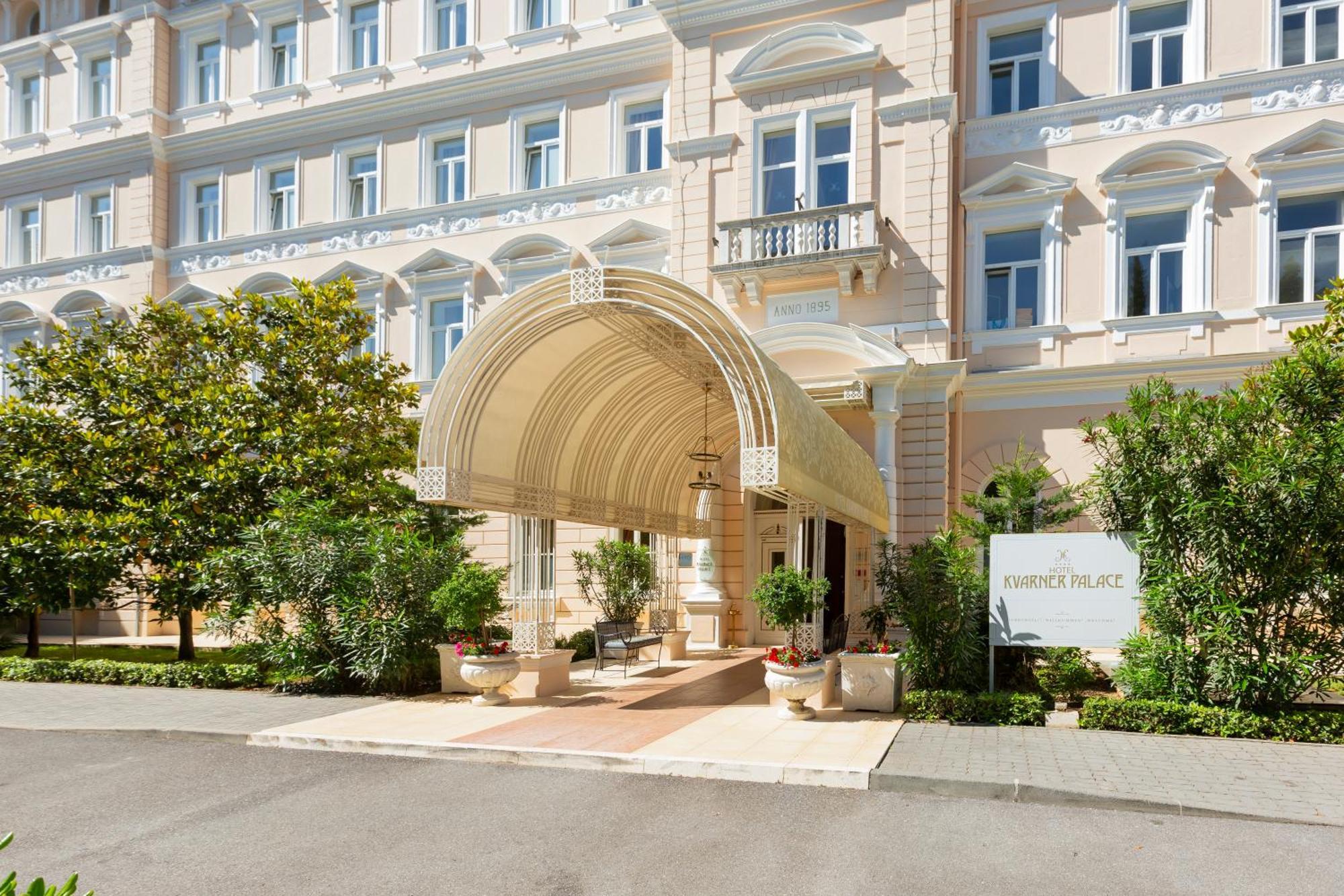 Hotel Kvarner Palace Crikvenica Bagian luar foto
