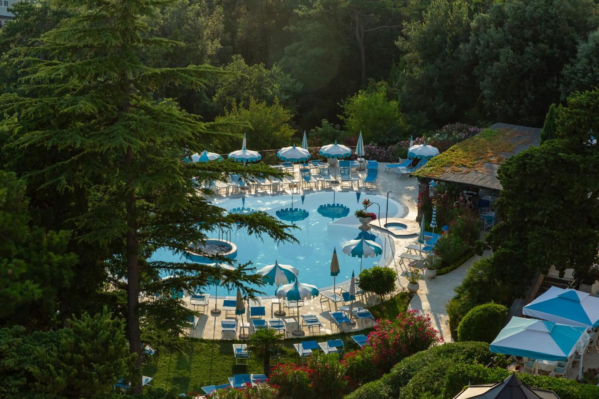 Hotel Kvarner Palace Crikvenica Bagian luar foto