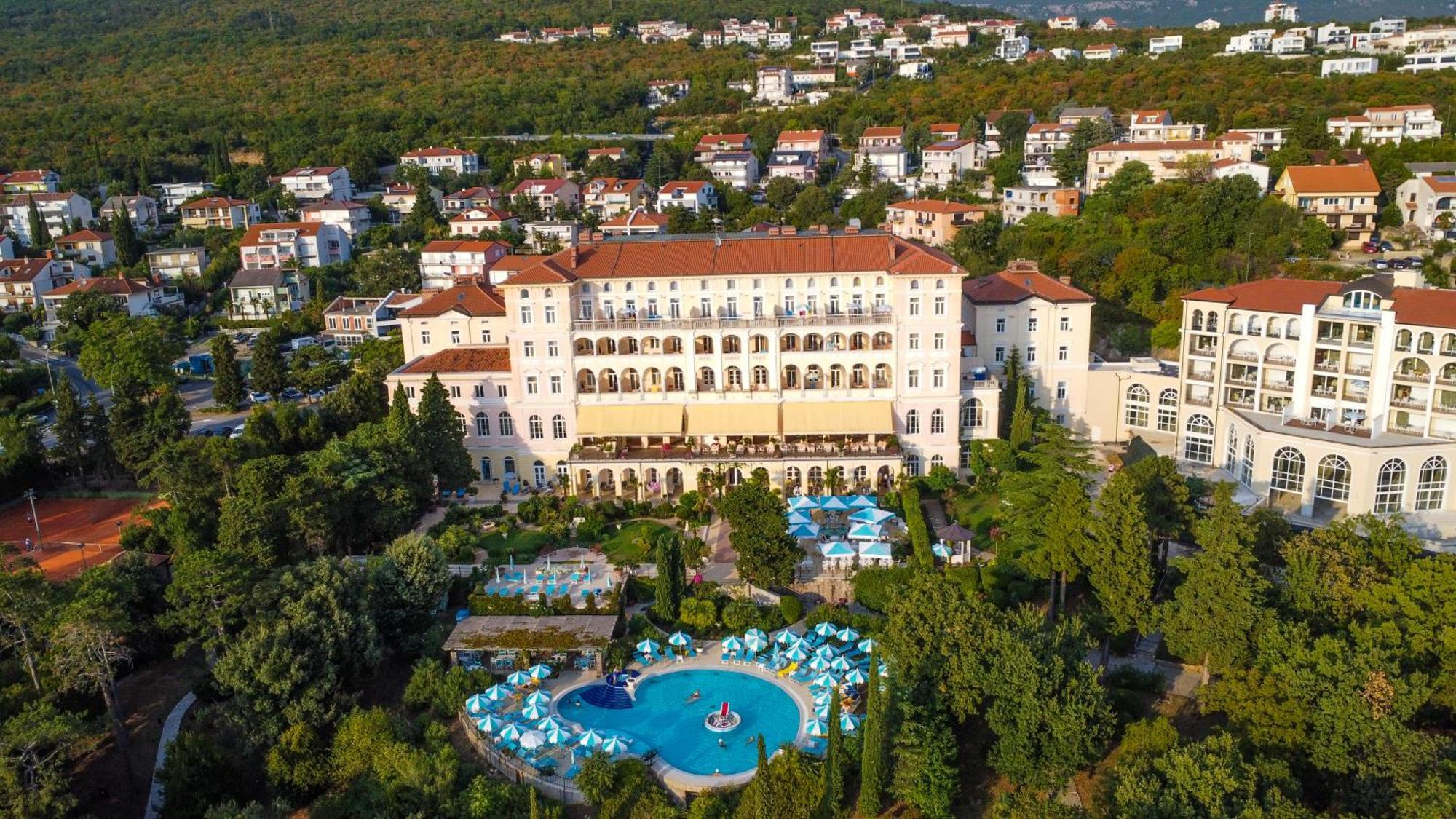 Hotel Kvarner Palace Crikvenica Bagian luar foto