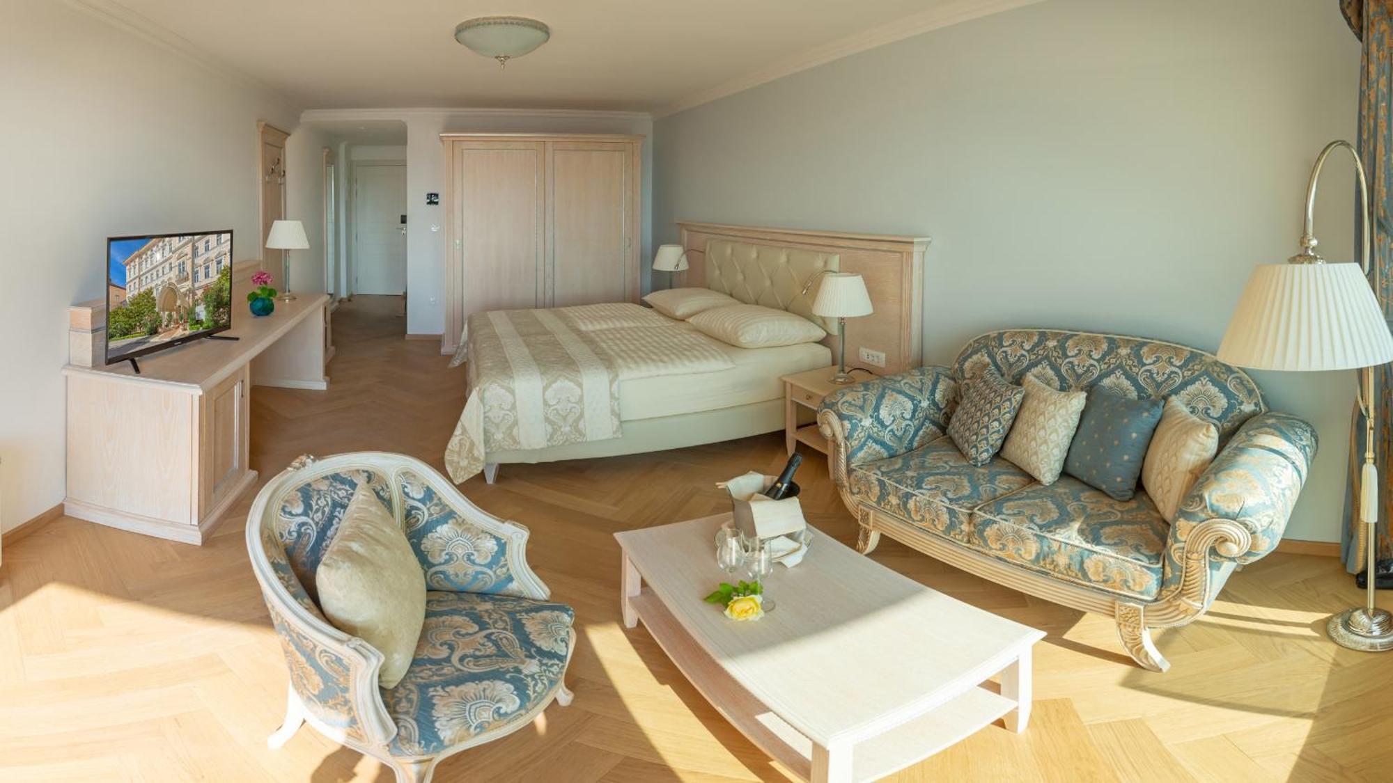 Hotel Kvarner Palace Crikvenica Bagian luar foto