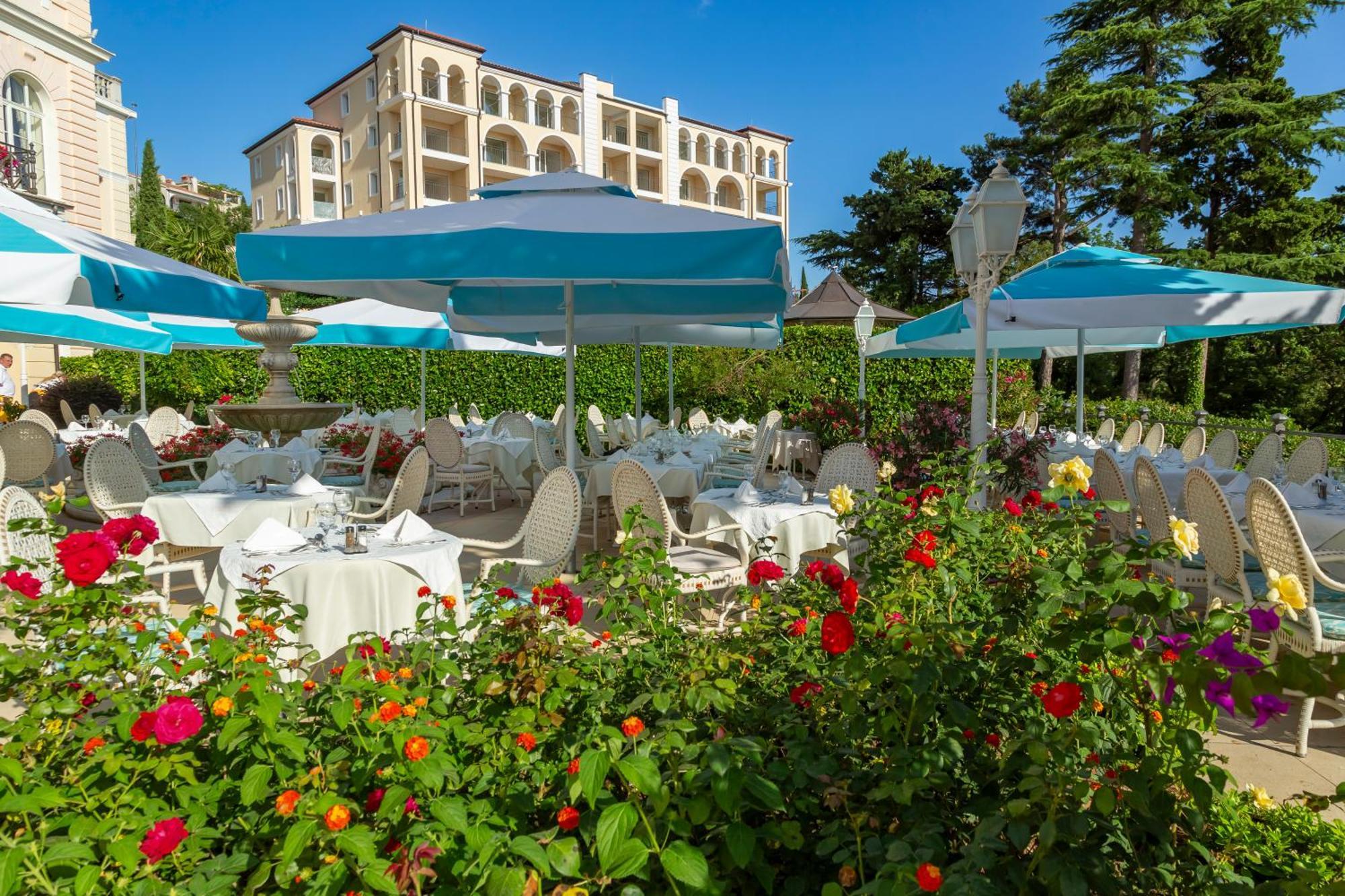 Hotel Kvarner Palace Crikvenica Bagian luar foto